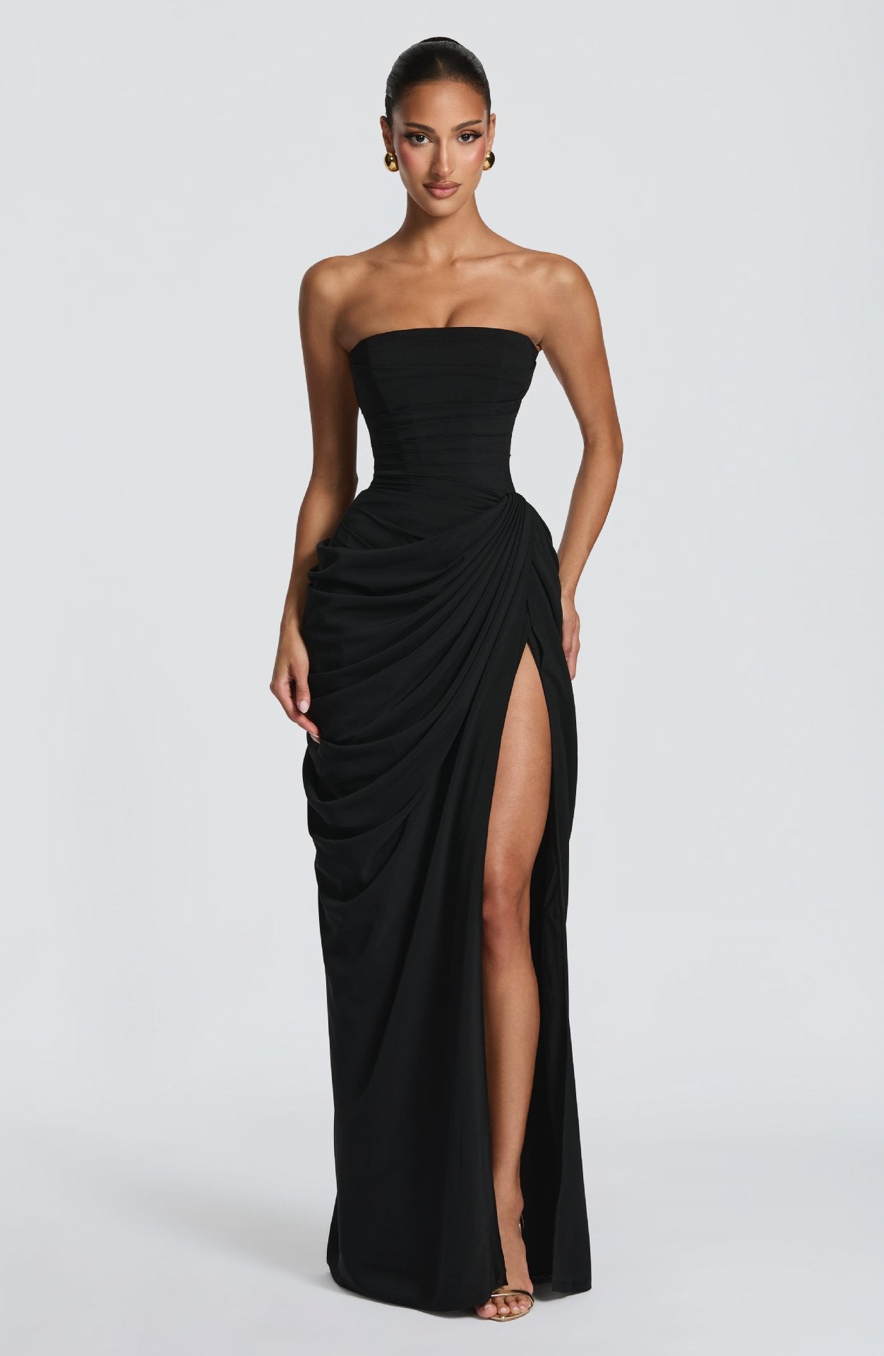 Robe dos nu à bordure en dentelle style français