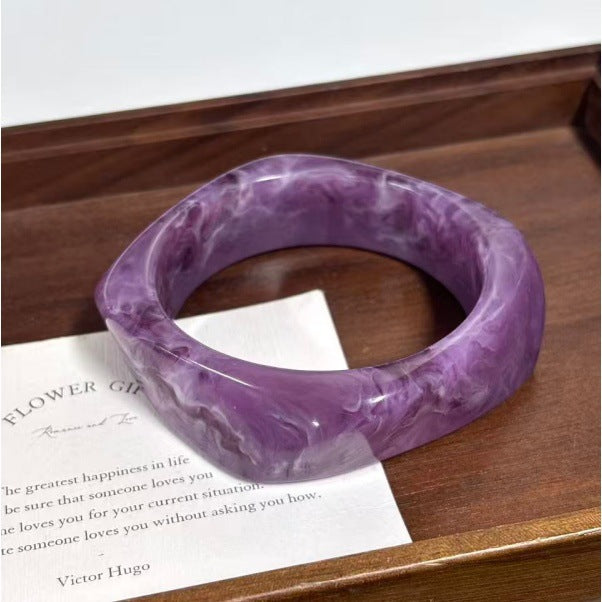 Bracelet géométrique irrégulier en résine pour femme