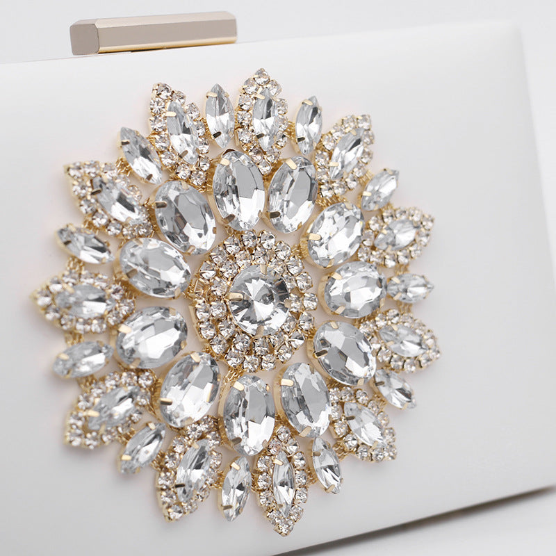 Pochette de soirée incrustée de diamants, best-seller transfrontalier 2026, élégante et tendance, à porter à l'épaule ou en bandoulière avec chaîne.