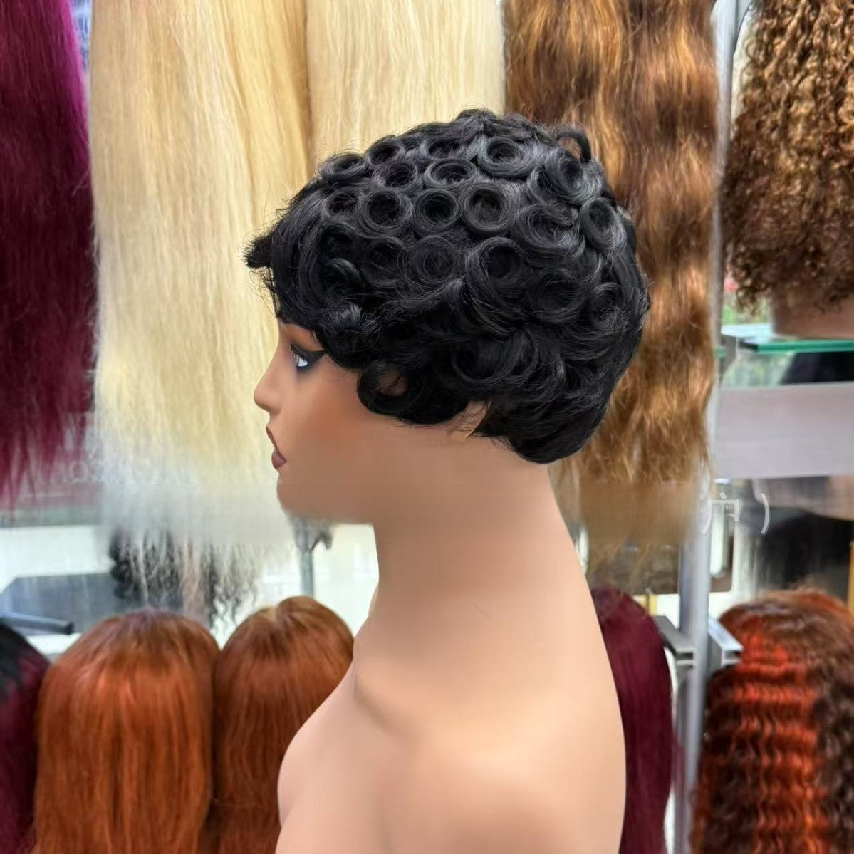 Perruque courte en cheveux humains bouclés