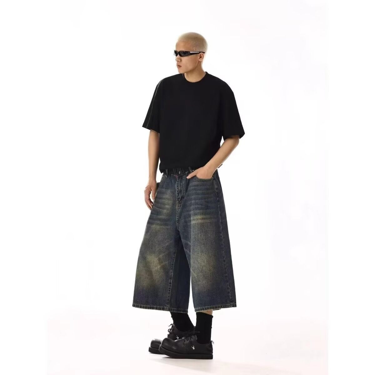Pantalon large court et polyvalent pour les trajets quotidiens