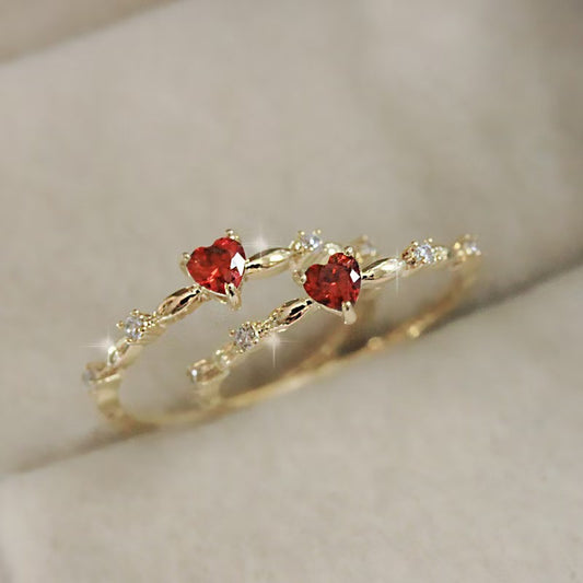 Bague en cuivre en forme de cœur avec incrustation rouge