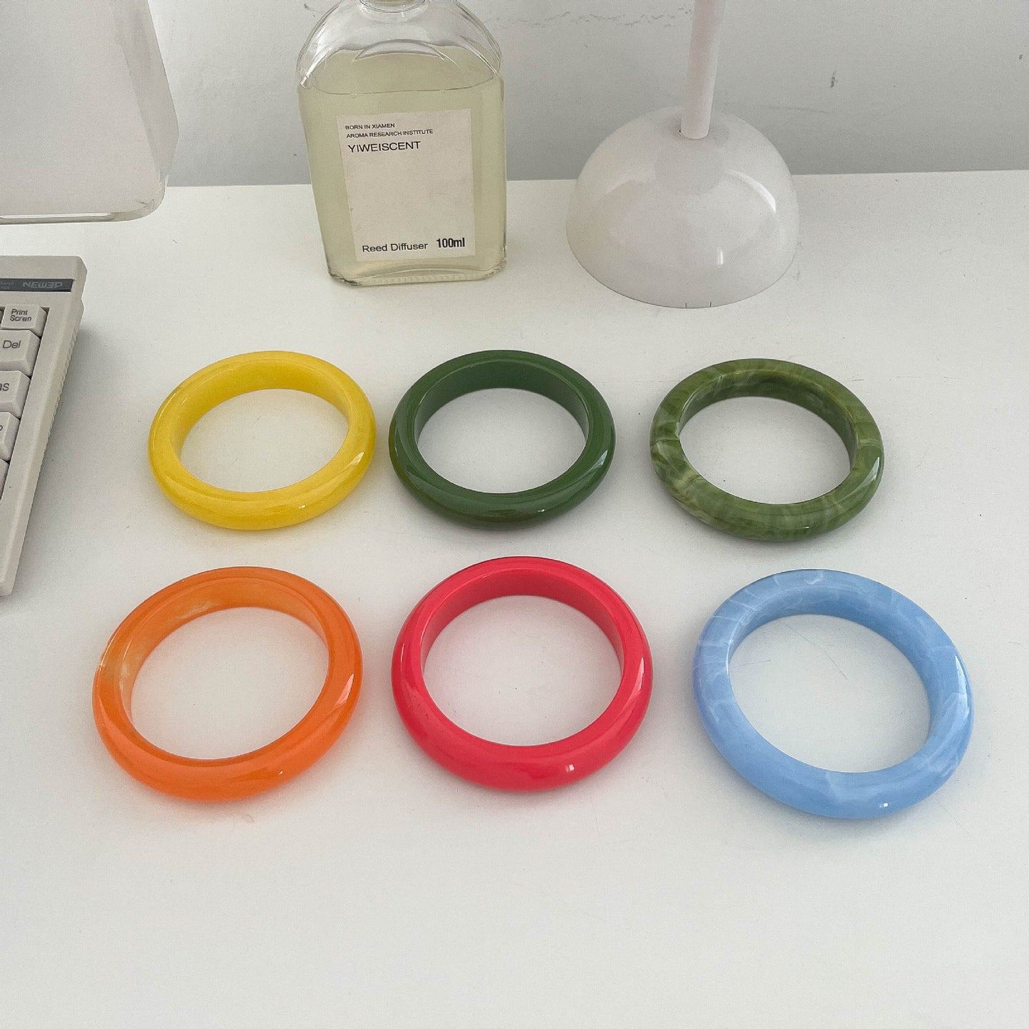 Collection de bracelets en résine personnalisés pour femmes