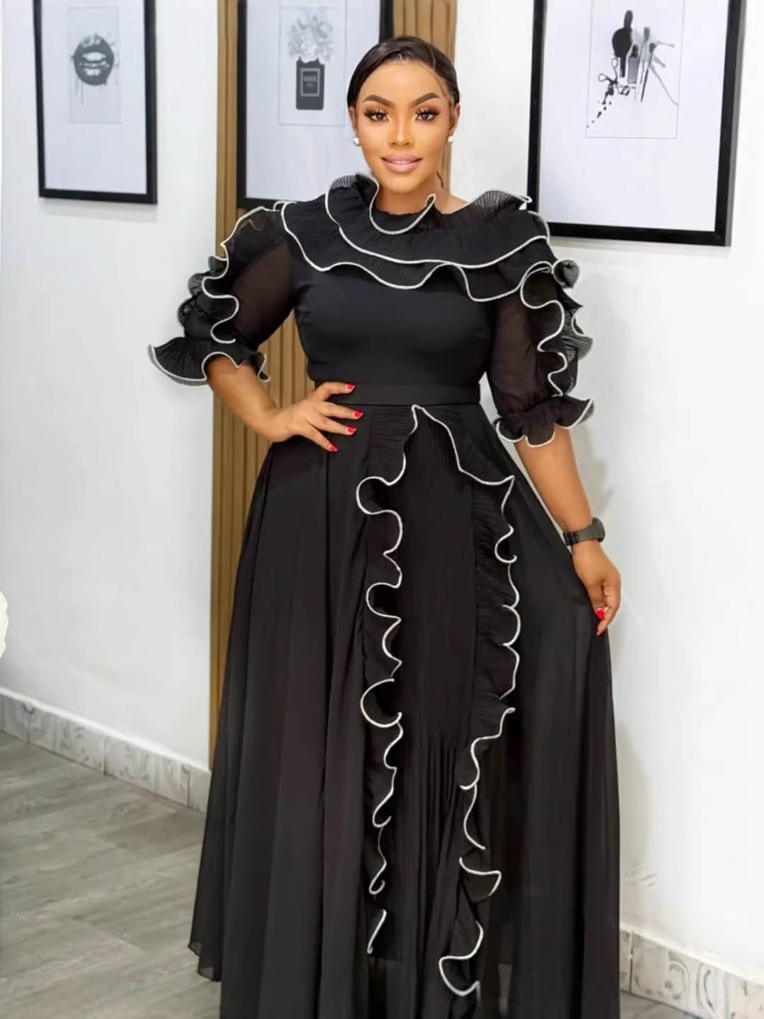 Habit :Robe élégante en mousseline à volants et taille cintrée