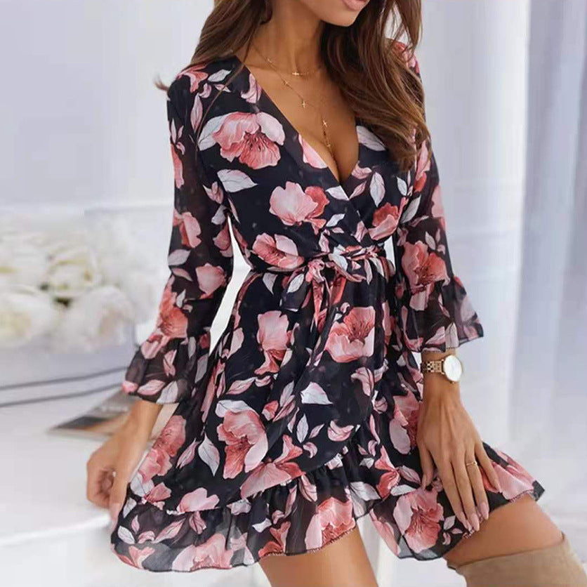 Robe à manches trois-quarts avec ourlet à volants