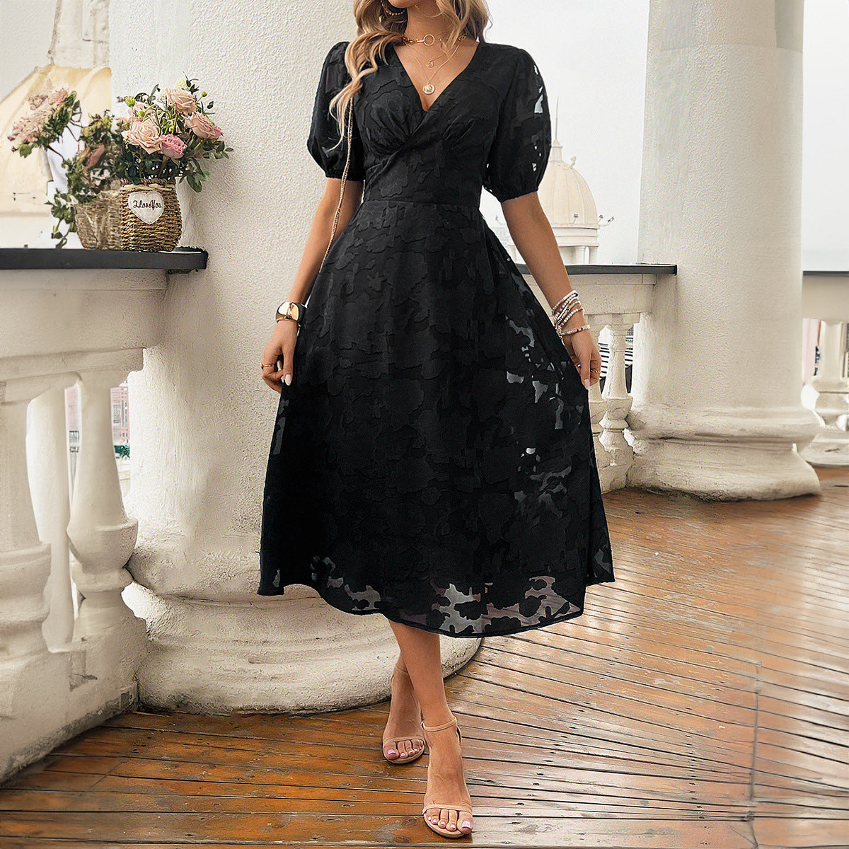 Robe florale pour femmes à col en V et taille haute