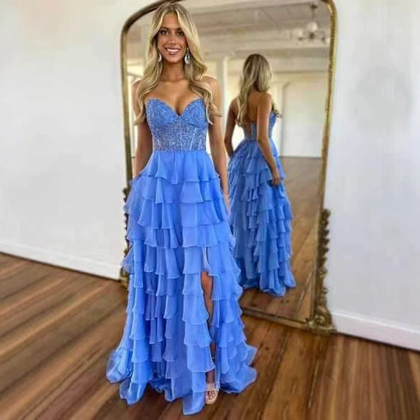 Robe de soirée moulante sans bretelles avec fente