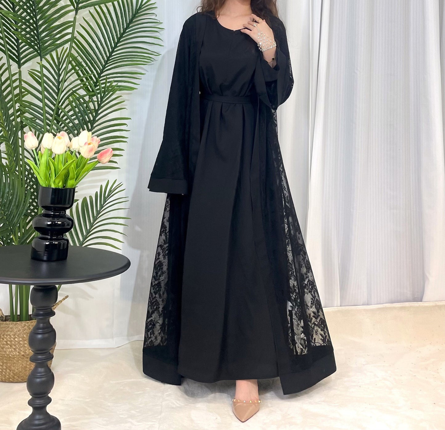 Robe longue à manches longues en dentelle élégante