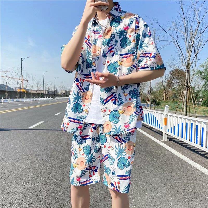 Habit :Ensemble chemise et short à fleurs hawaïennes
