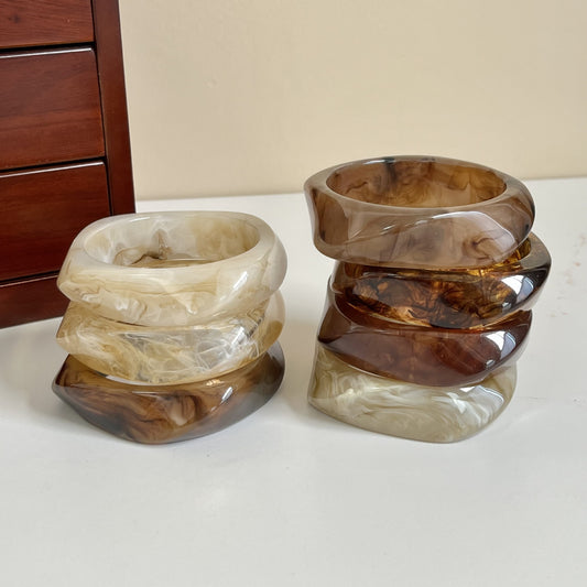 Bracelet géométrique irrégulier en résine pour femme