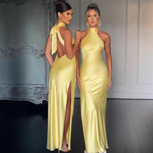 Robe fendue en satin au style design