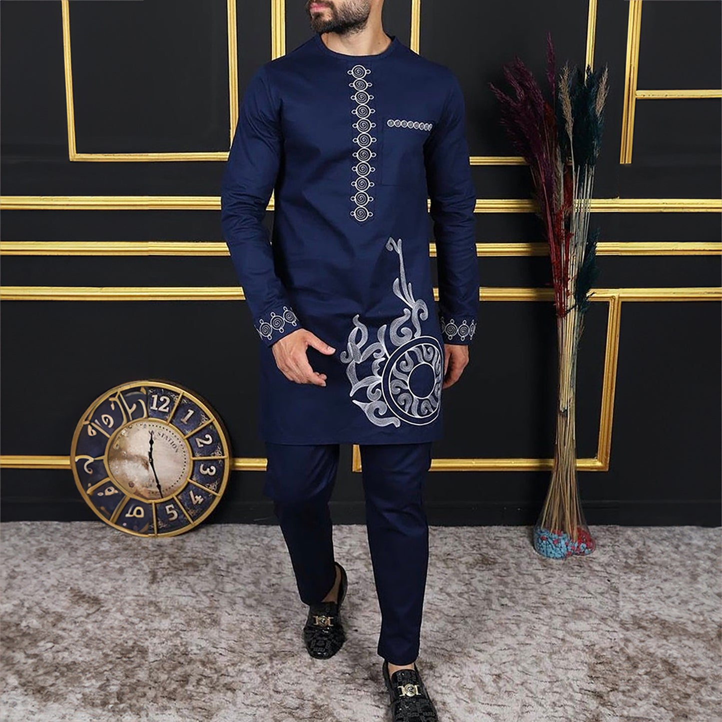 costume pour hommes brodé