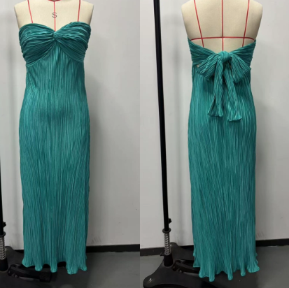 Robe longue plissee bustier avec detail noeud