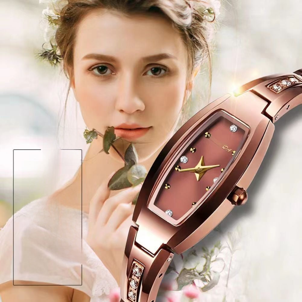 Montre pour dames ovale avec un petit cadran