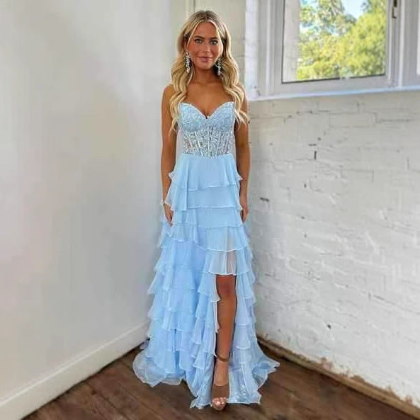 Robe de soirée moulante sans bretelles avec fente