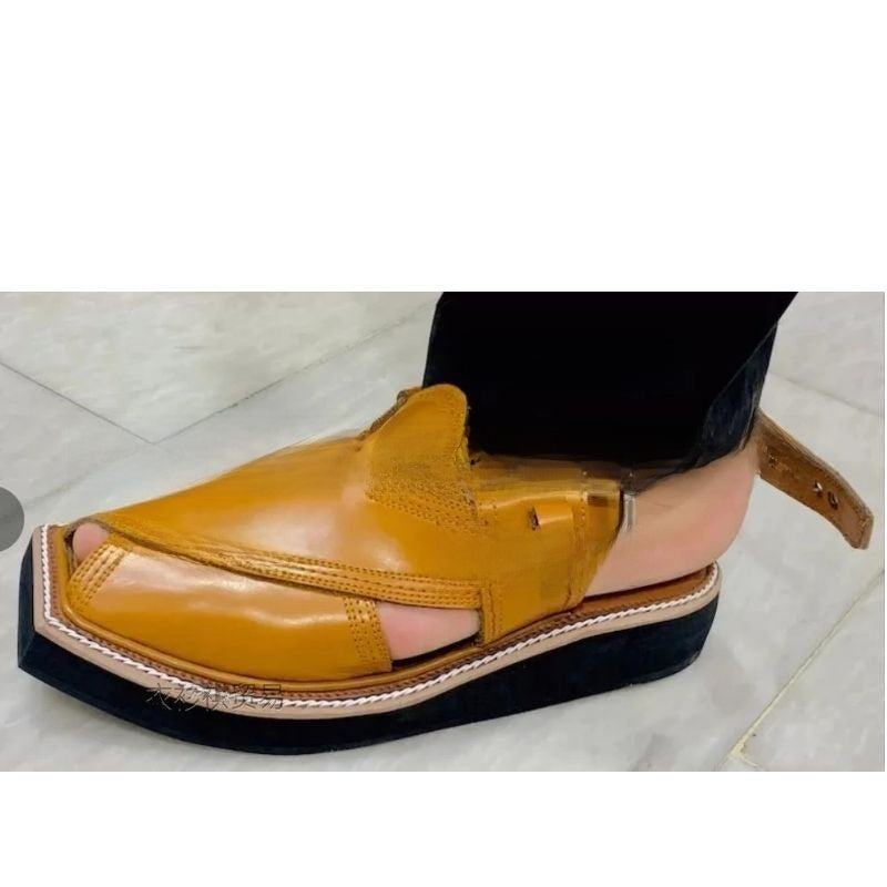 Sandales plates en cuir tressé