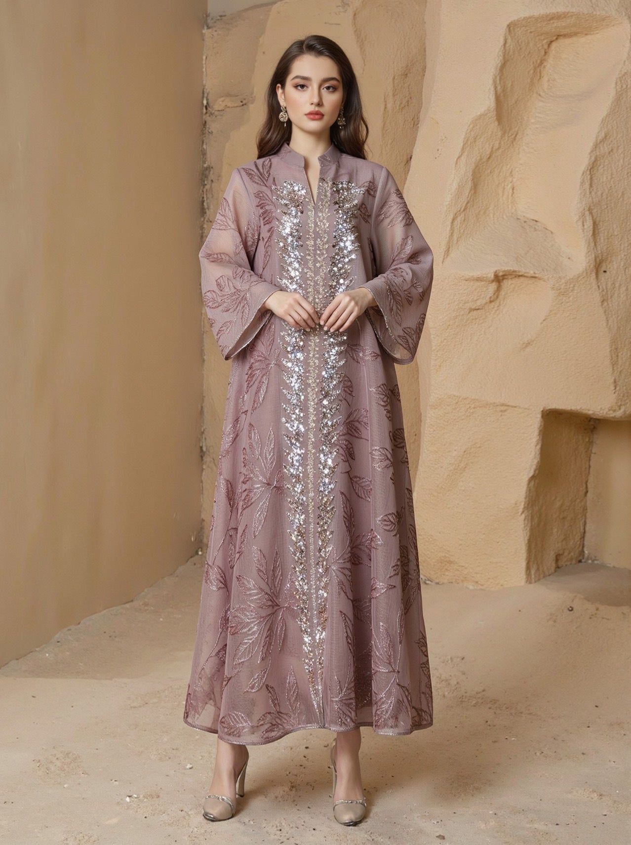 Robe longue en maille brodée avec sequins