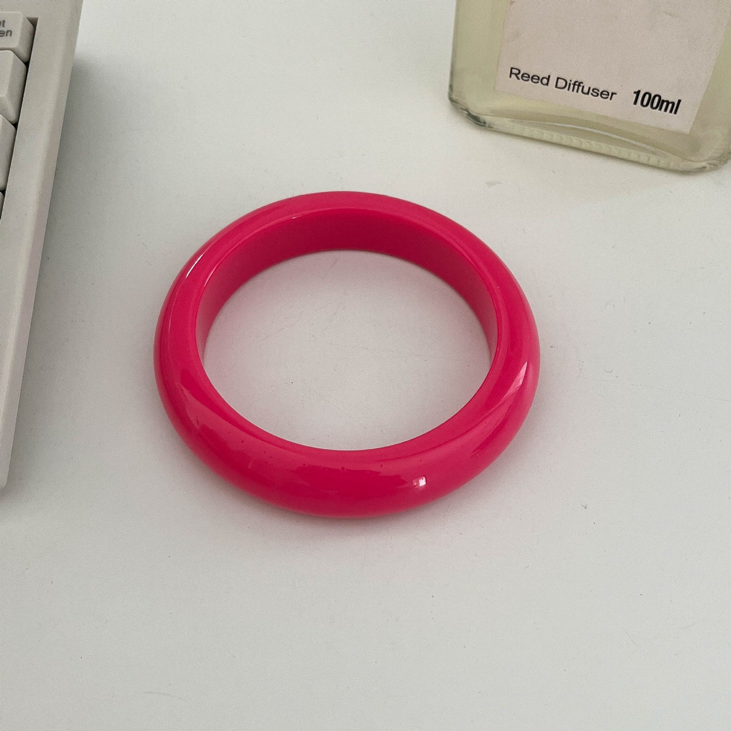 Collection de bracelets en résine personnalisés pour femmes