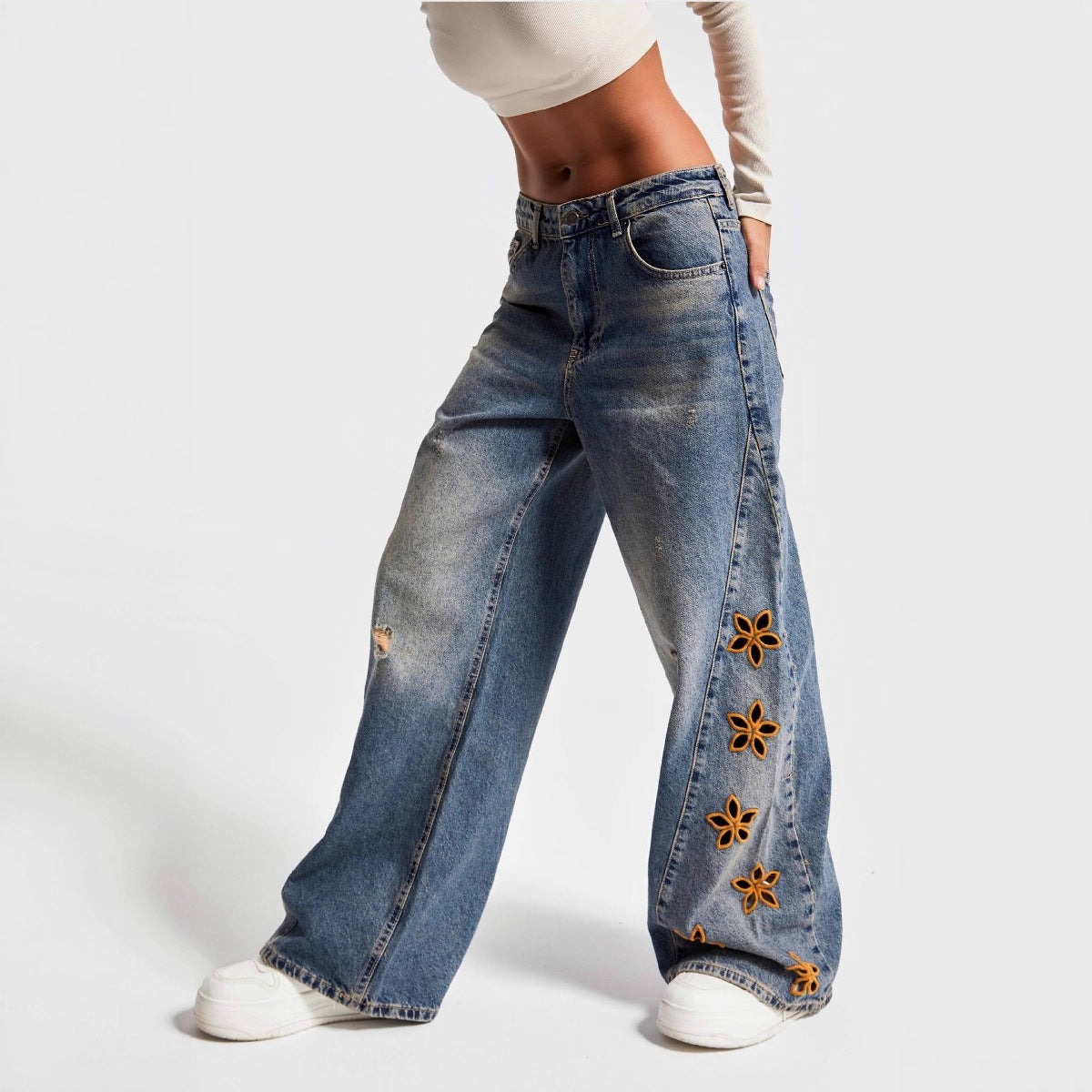Pantalon en jean ample taille haute brodé