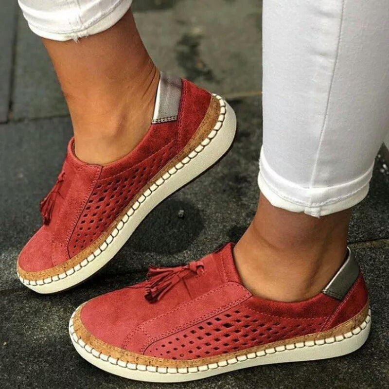 Baskets décontractées pour femmes avec pompons