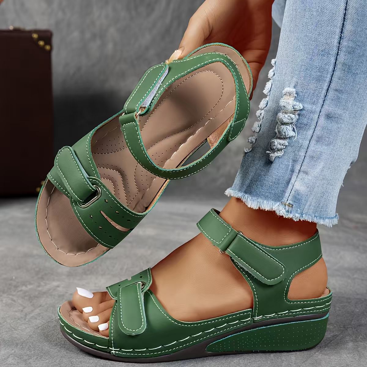 Chaussures :Sandales à scratch style romain pour femmes