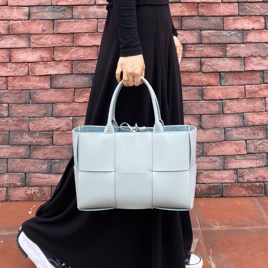 Sac fourre-tout tissé en cuir véritable
