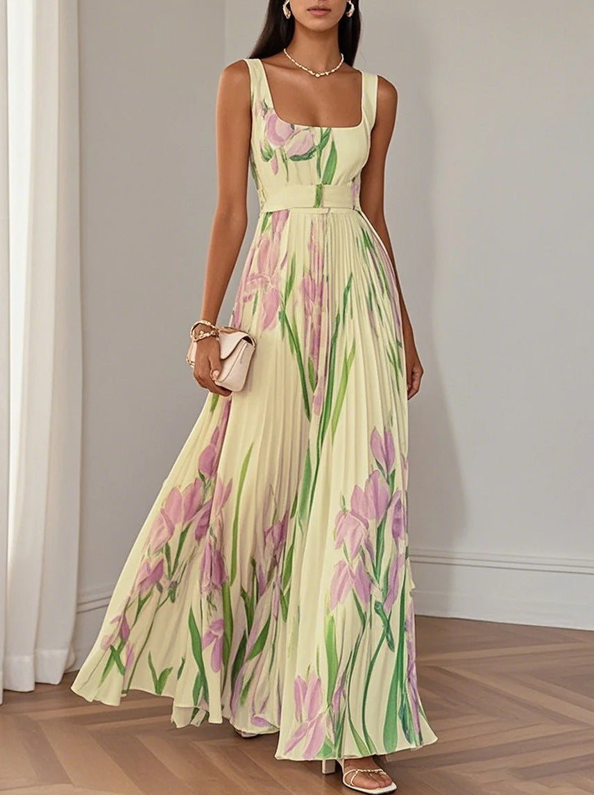 Robe à bretelles florale avec jupe longue plissée
