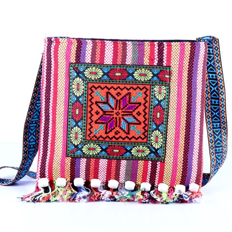 Sac bandoulière ethnique du Yunnan tissé à la main avec broderie