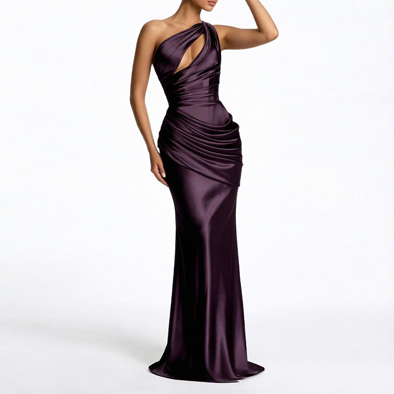 Robe élégante à col halter de couleur unie