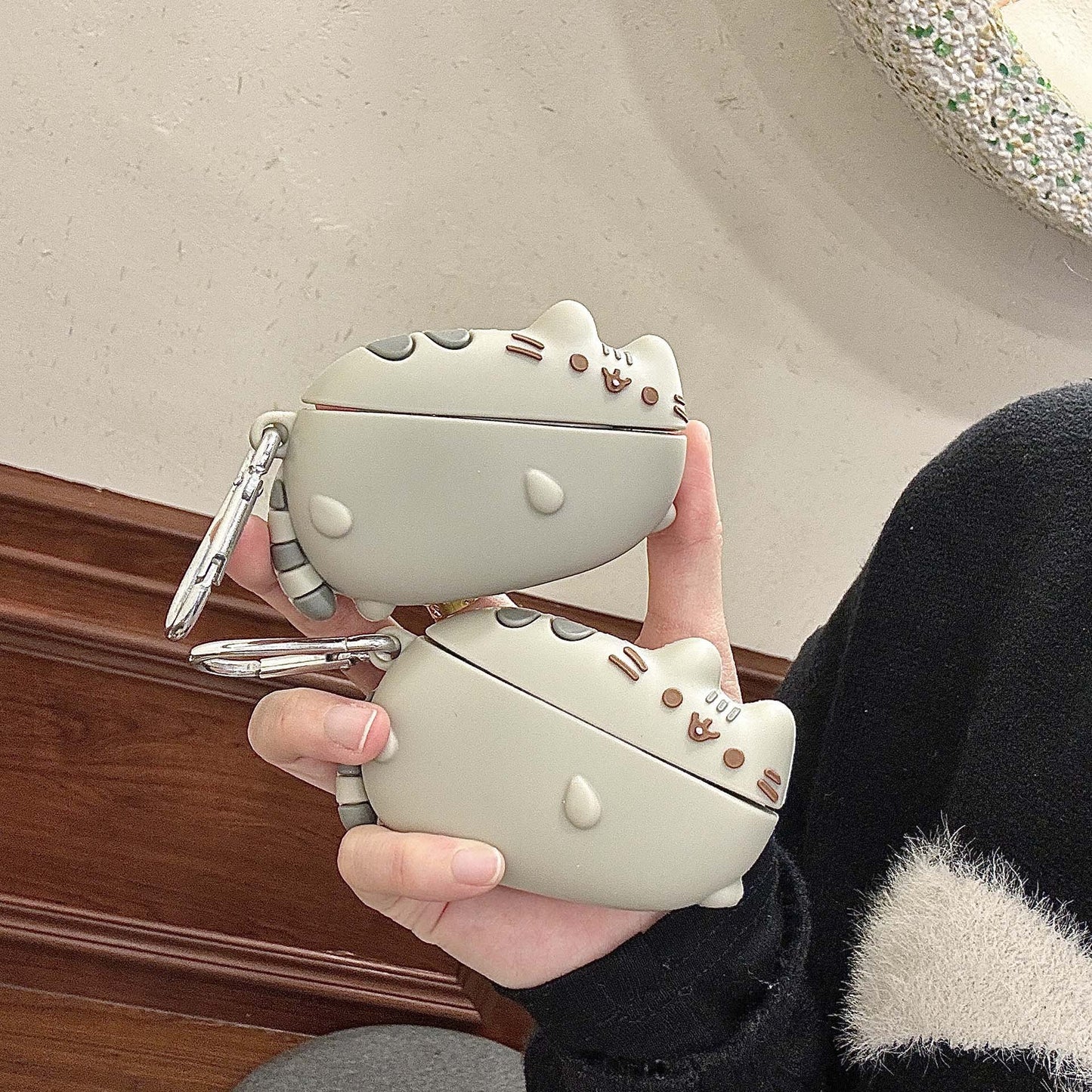 Étui de protection pour AirPods avec mousqueton et motif chat de dessin animé