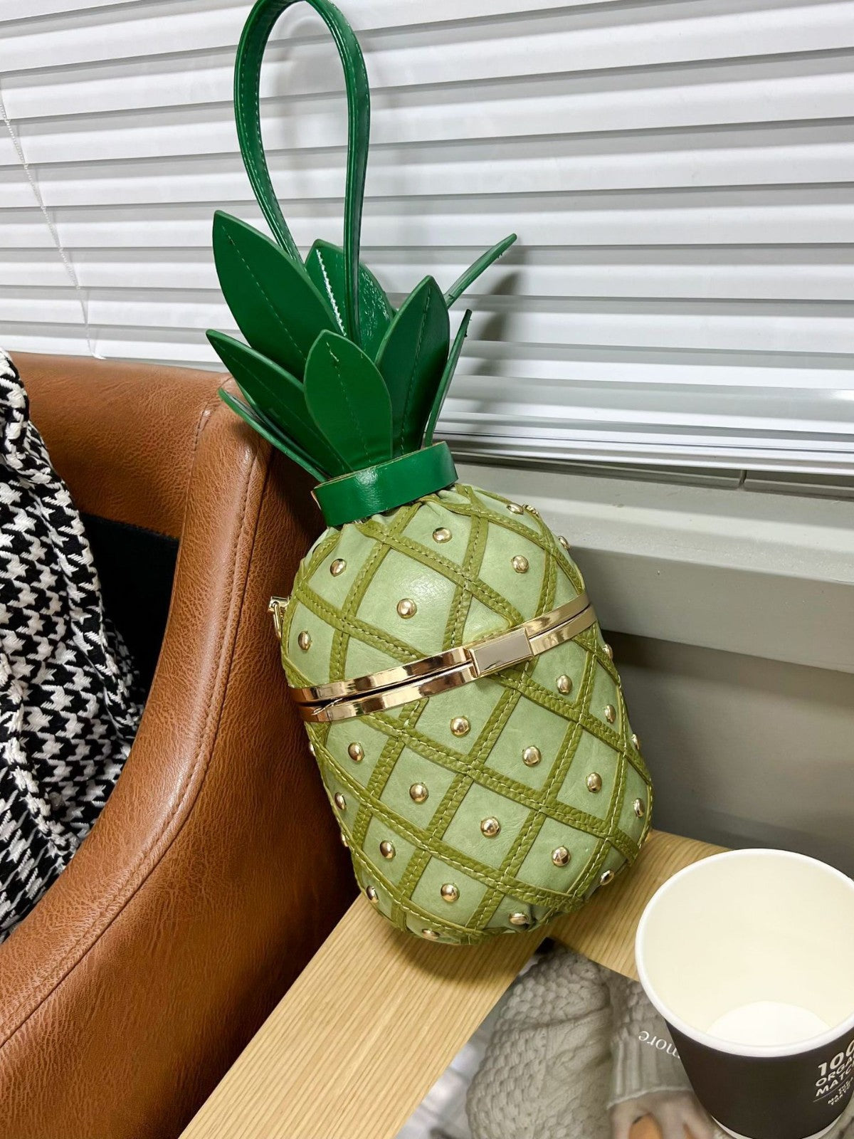 Sac bandoulière en forme d'ananas avec détail de chaîne