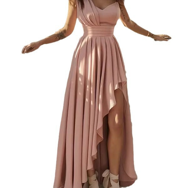 Robe élégante à une épaule et taille haute