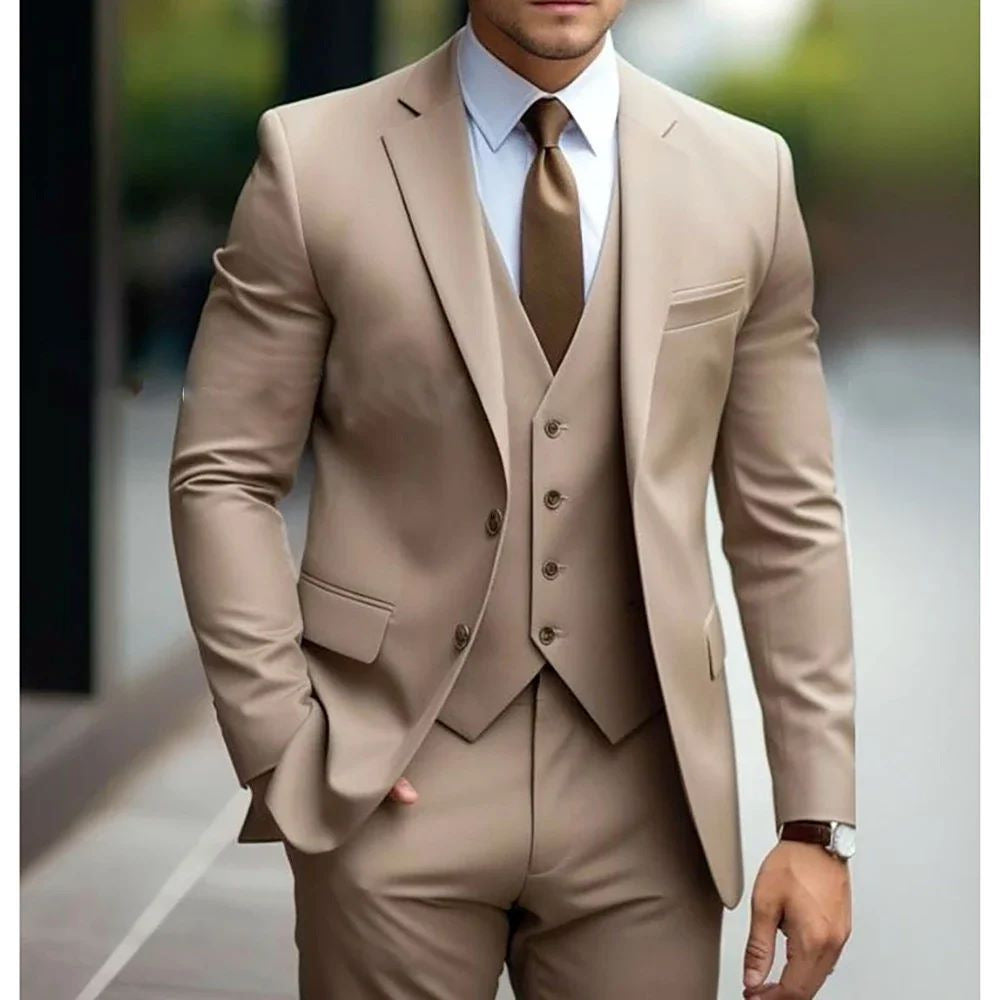 Costume trois pièces pour hommes coupe ajustée
