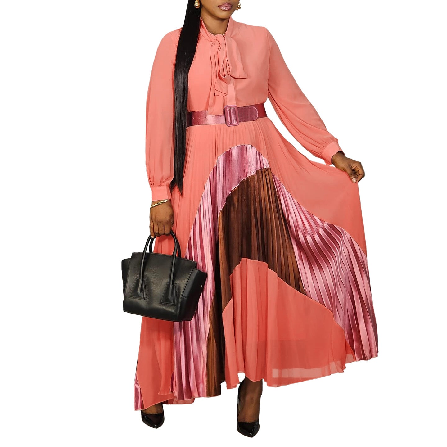 Robe plissée élégante avec ceinture