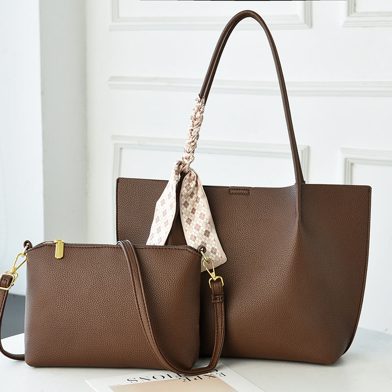 Sac bandoulière à pompons et perles tendance