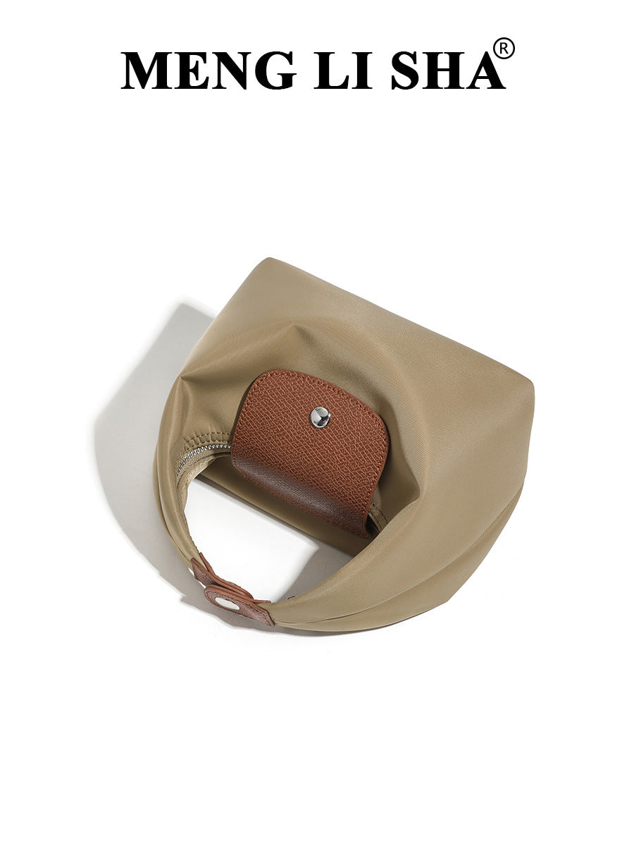 Sac bandoulière en nylon avec fermeture magnétique