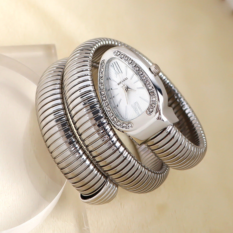Montre en quartz bracelet serpent à la mode