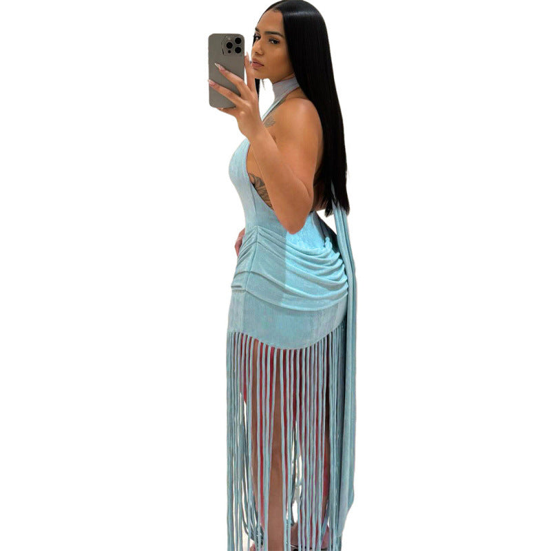 Robe élégante dos nu à col halter