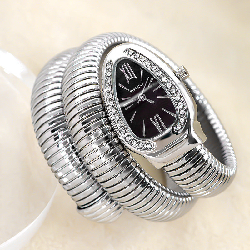 Montre en quartz bracelet serpent à la mode