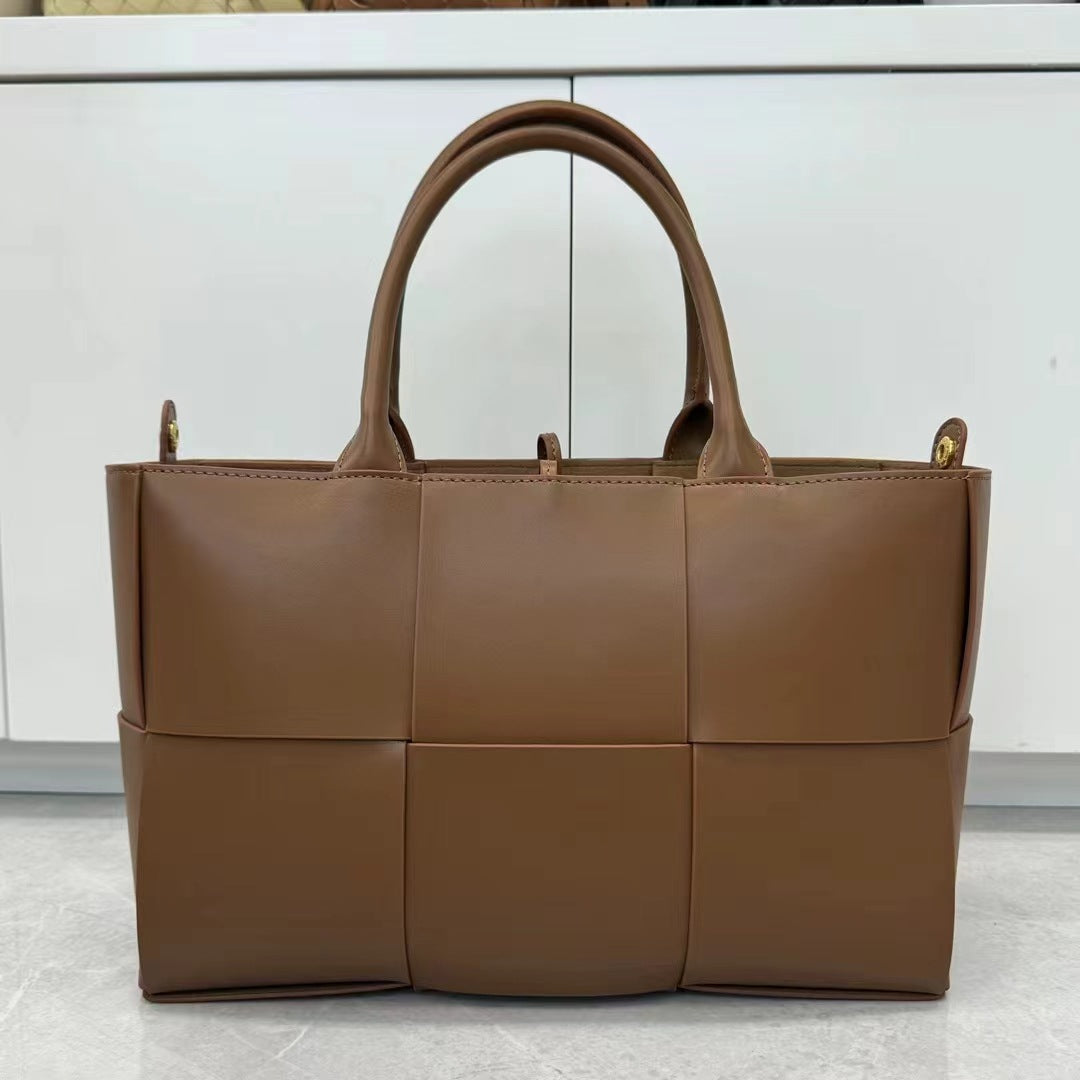 Sac fourre-tout tissé en cuir véritable