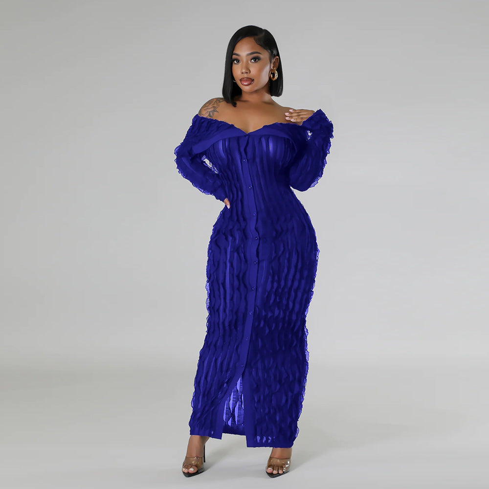 Robe moulante à épaules dénudées avec détails transparents