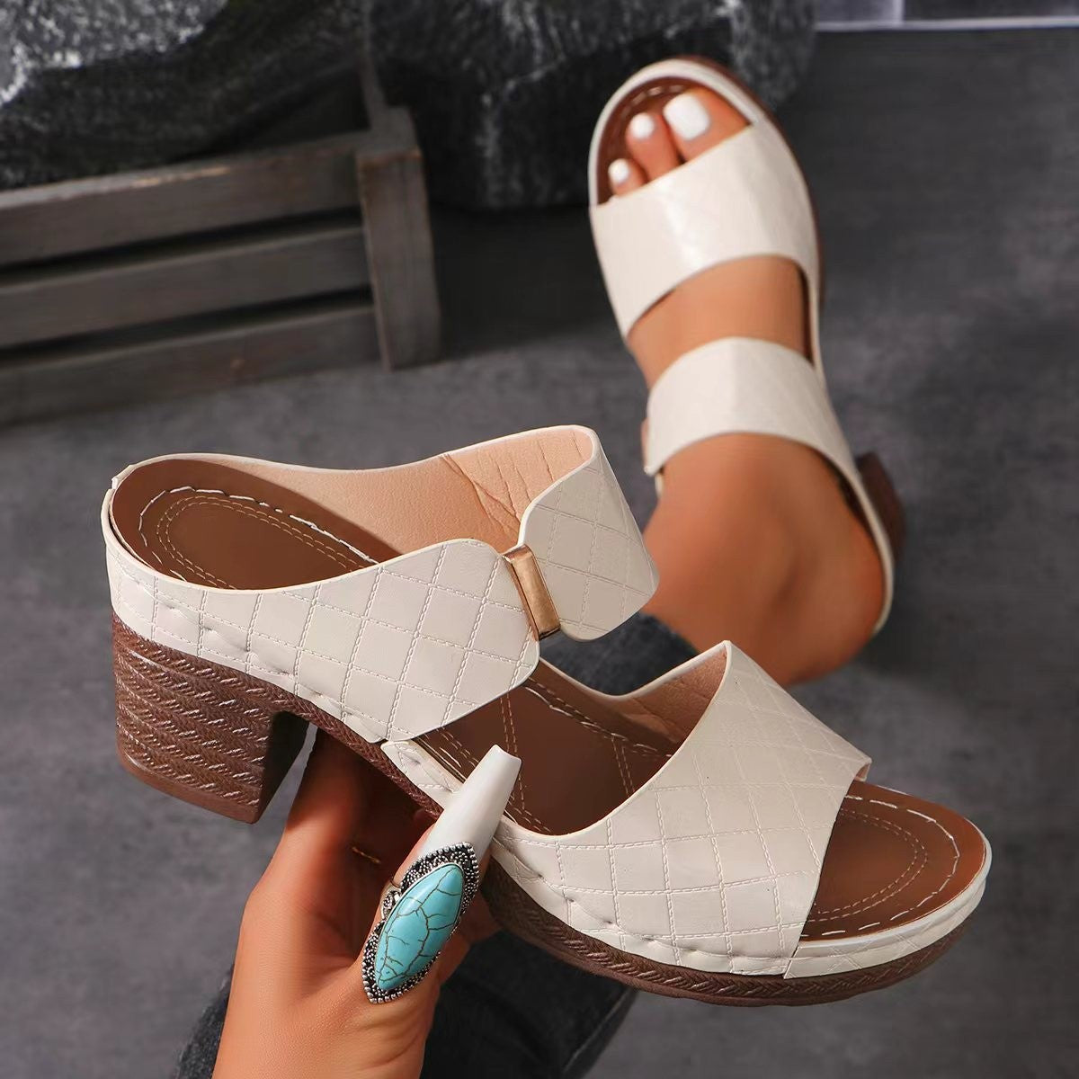 Chaussures :Sandales à talon compensé pour femmes à bout ouvert