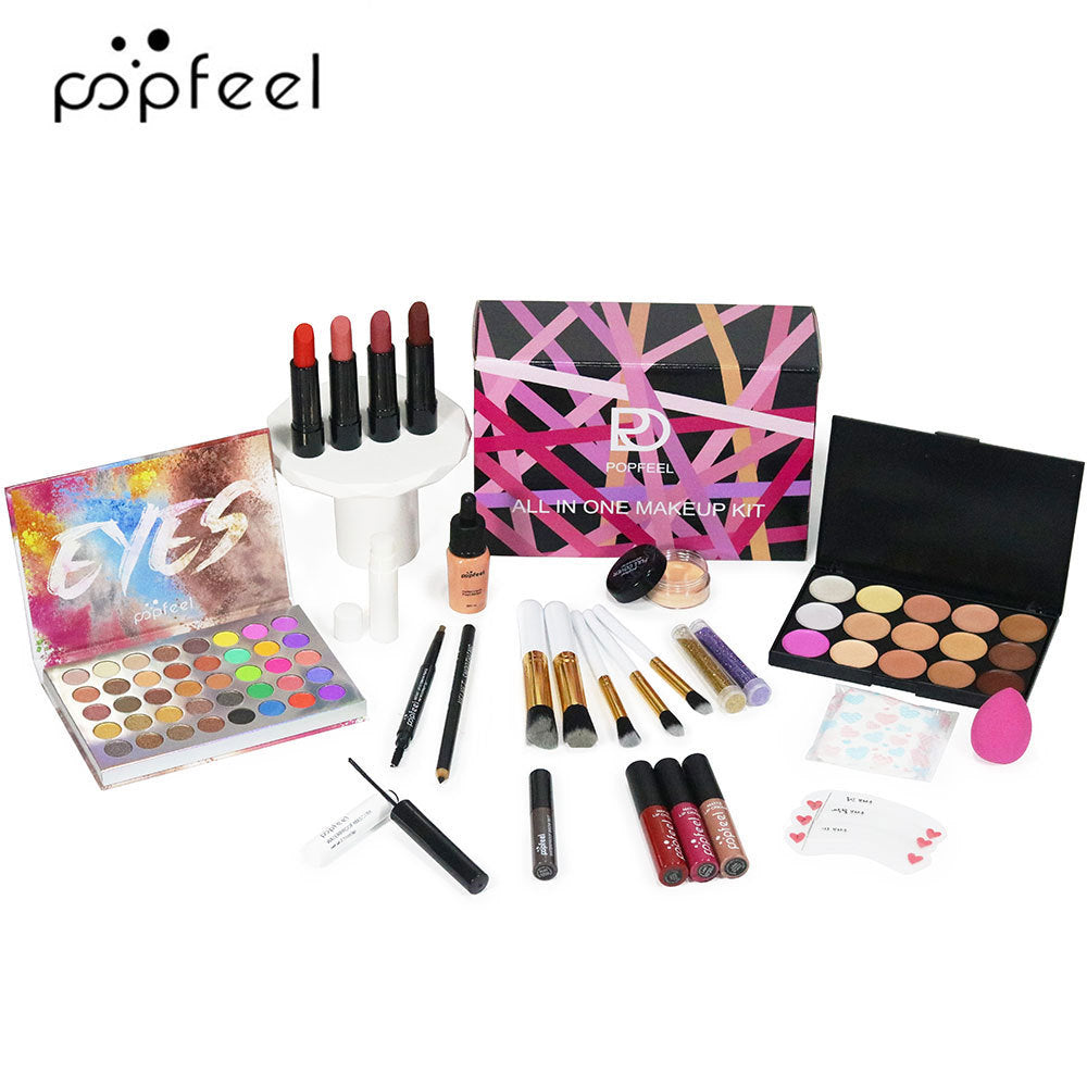 ensemble de cosmetiques de maquillage