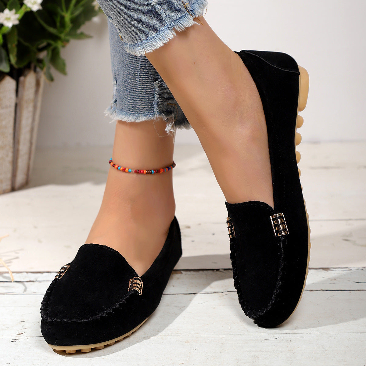 Chaussures pour femmes grande taille transfrontalières Europe et États-Unis printemps et automne 2024 nouvelles chaussures en cuir de haricot à bout peu profond à semelle plate chaussures pour femmes commerce extérieur en gros