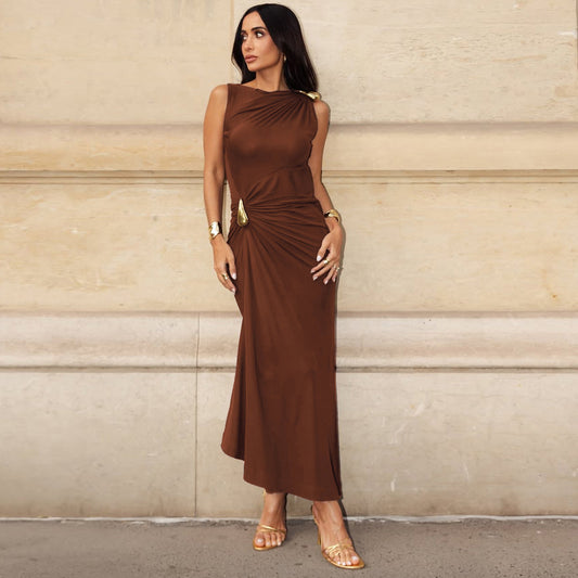Robe ajustée pour femmes avec décoration en métal de couleur unie