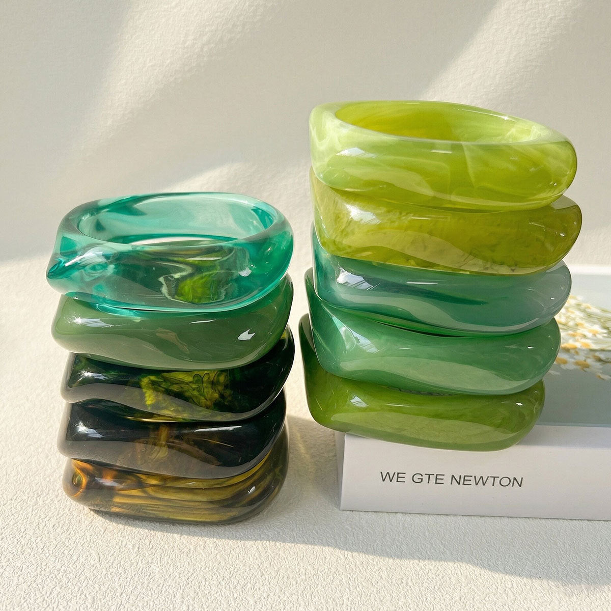 Bracelets en résine à motifs géométriques irréguliers et dégradés