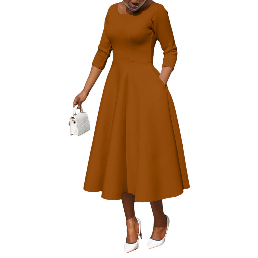 Robe longue pour femmes avec encolure en U et poche à rabat