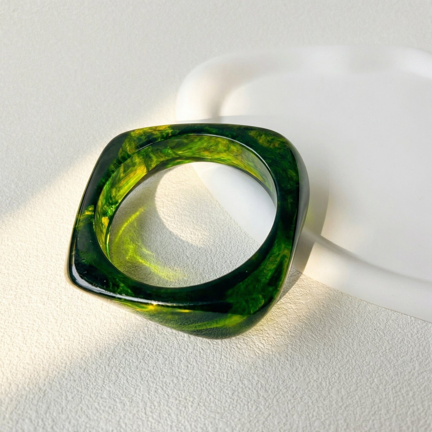 Bracelets en résine à motifs géométriques irréguliers et dégradés