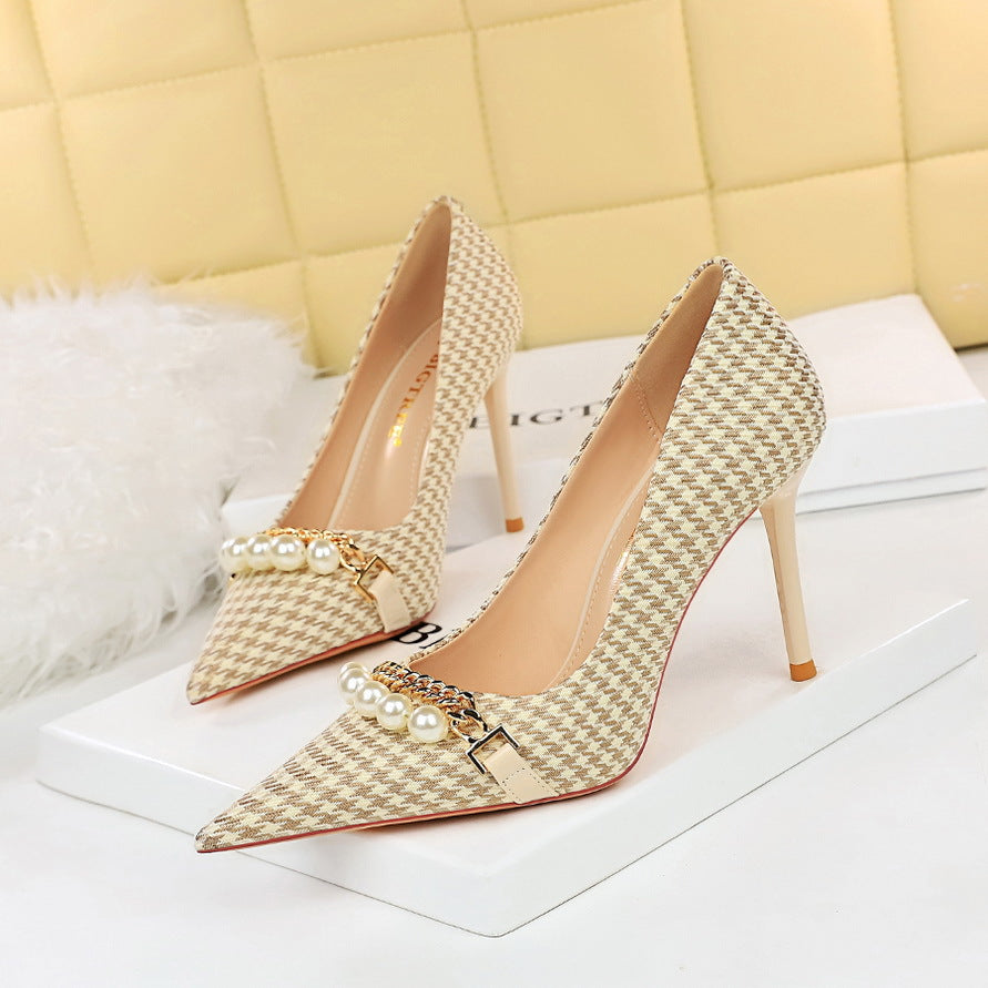 chaussures à talons bas et hauts à motif paon