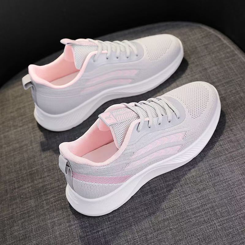 Chaussures de sport en maille pour la marche